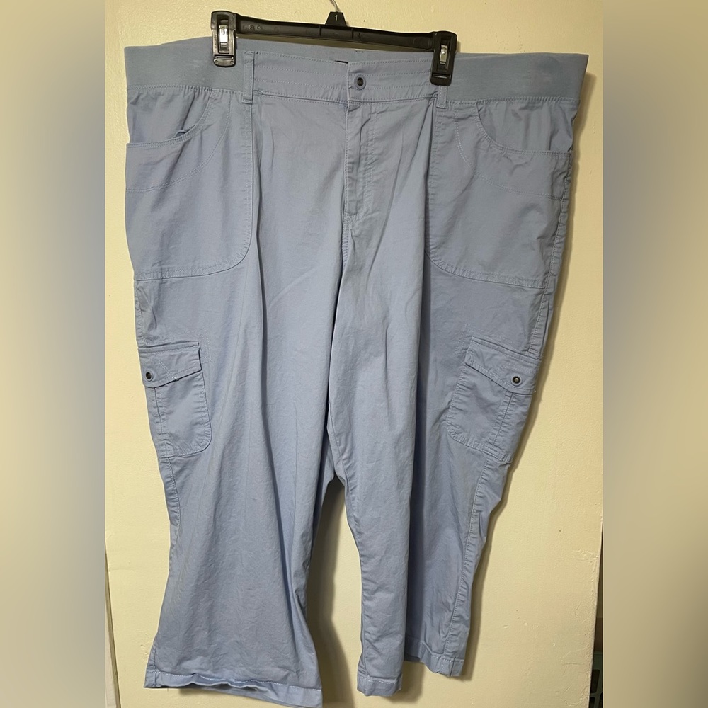 Women’s Lee Relaxed Capri Pants size 24 W